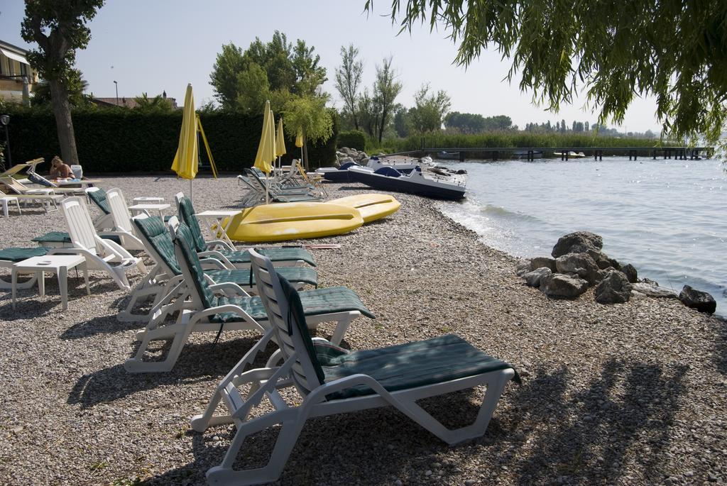 Hotel Astoria Lido Сірміоне Екстер'єр фото